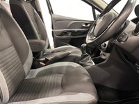 USED 2016 16 RENAULT CLIO 1.5 dCi Dynamique S Nav Hatchback 5dr Diesel Manual Euro 6 (s/s) (90 ps) Diamond Black , Charcoal Interior , Navigation , Cruise Control , Rear Spoiler , Dynamique S