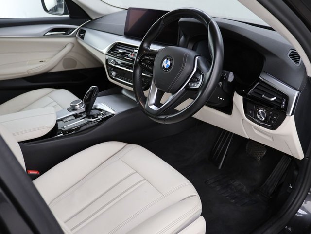 2021 BMW 5 Series 2L Se 5dr - Photo 12