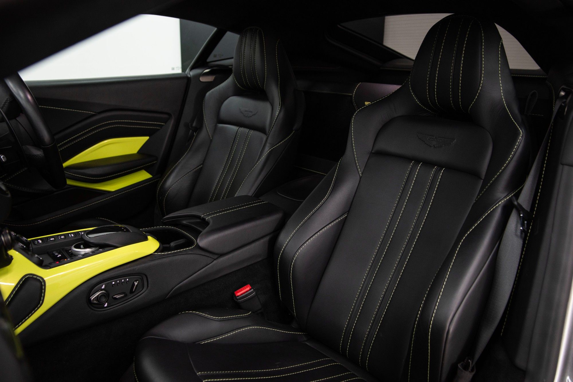 USED 2019 62 ASTON MARTIN VANTAGE 4.0 V8 Coupe 