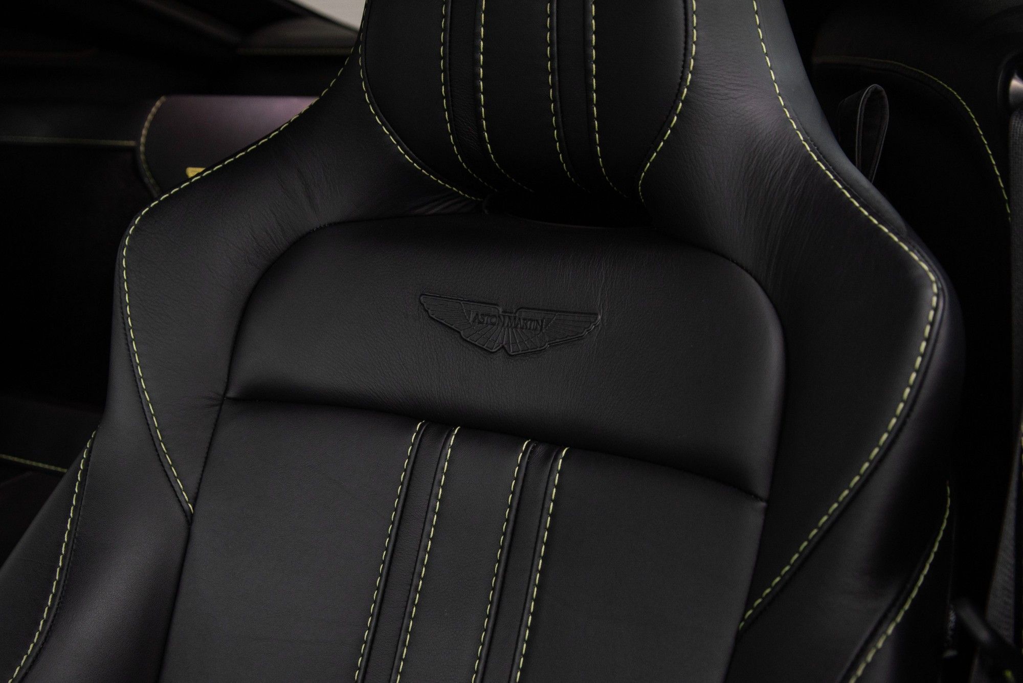 USED 2019 62 ASTON MARTIN VANTAGE 4.0 V8 Coupe 