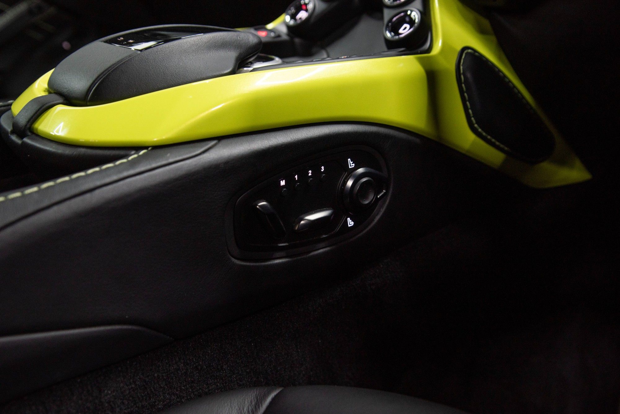 USED 2019 62 ASTON MARTIN VANTAGE 4.0 V8 Coupe 