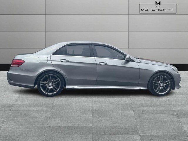 2015 Mercedes-Benz E-CLASS - Photo 7