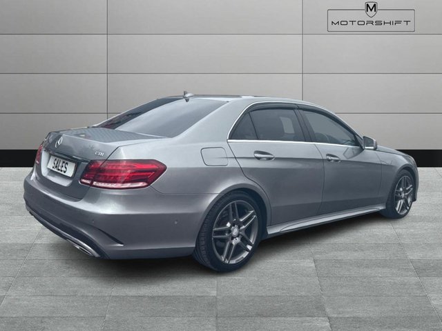 2015 Mercedes-Benz E-CLASS - Photo 12