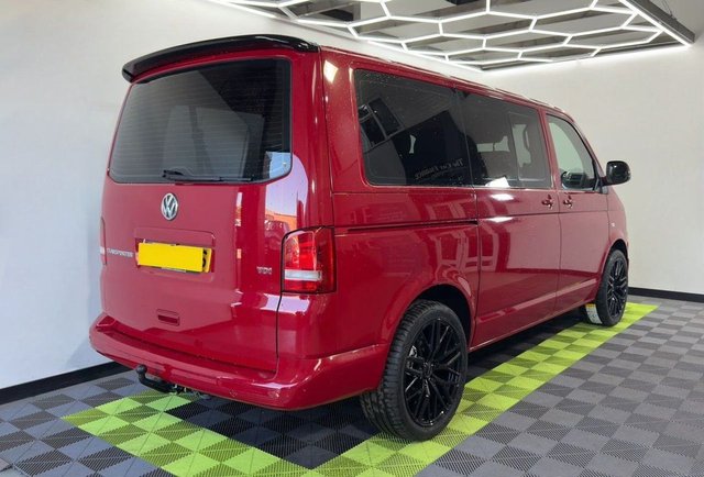 2015 VOLKSWAGEN TRANSPORTER SHUTTLE - Photo 2