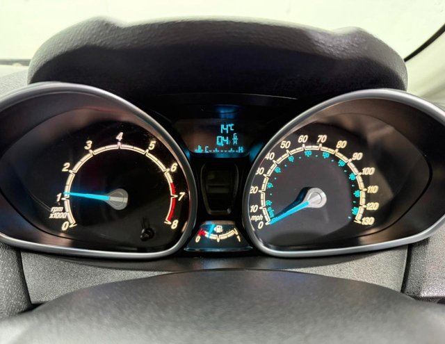 2013 FORD FIESTA - Photo 10