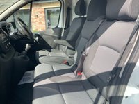 USED 2020 70 RENAULT TRAFIC 2.0 dCi ENERGY 28 Business+ Panel Van 5dr Diesel Manual SWB Standard Roof Euro 6 (s/s) (120 ps) 
