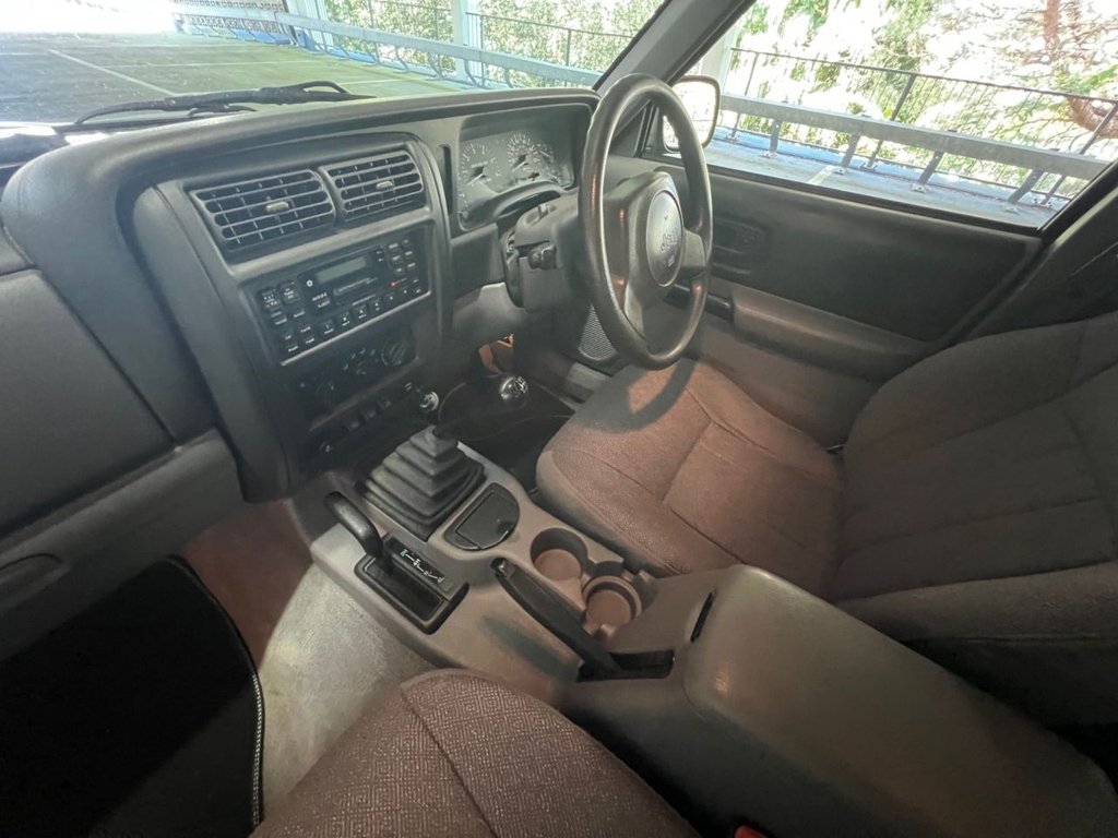 USED 1998 R JEEP CHEROKEE Sport 4x4 // 2500cc TD // Manual // px swap  