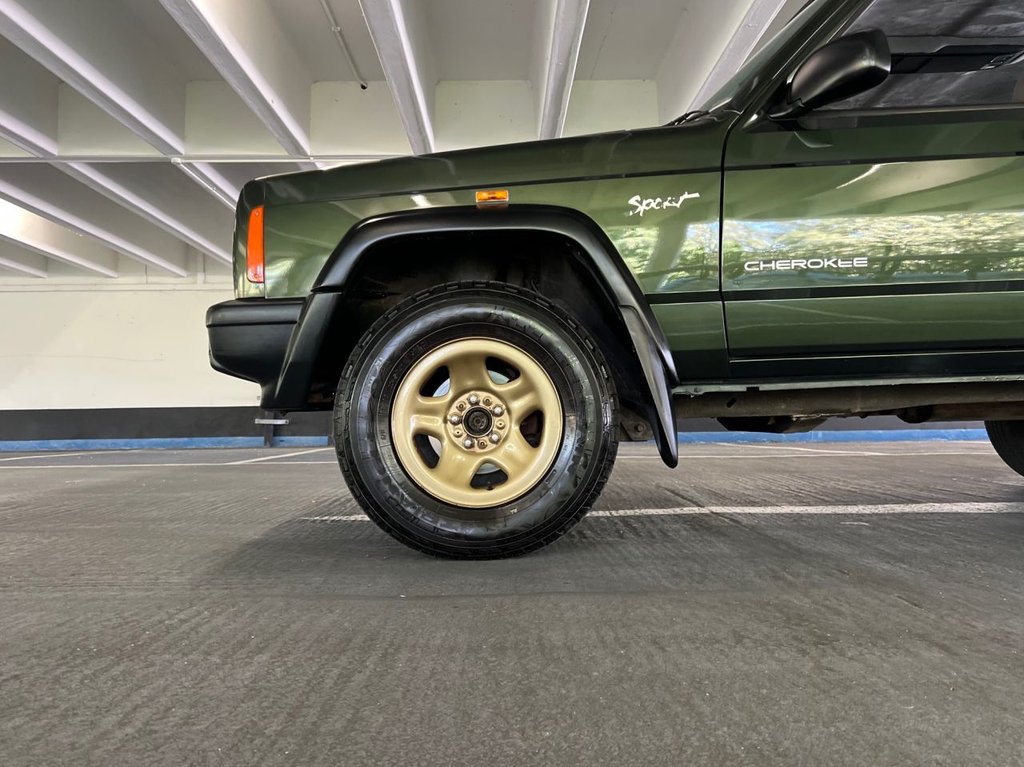 USED 1998 R JEEP CHEROKEE Sport 4x4 // 2500cc TD // Manual // px swap  