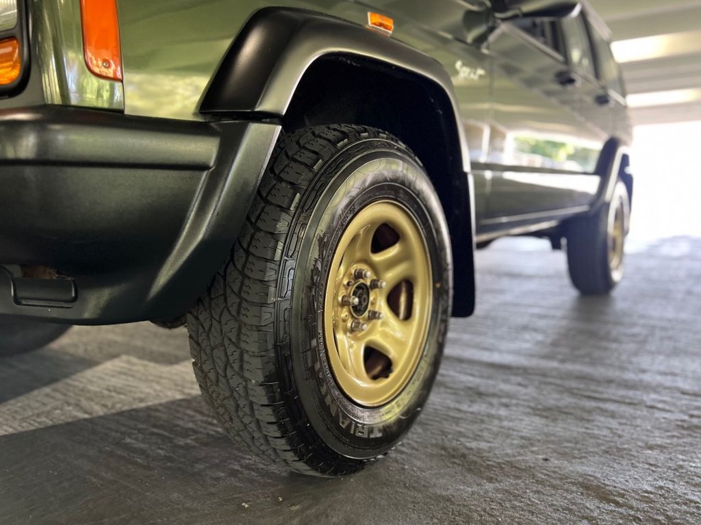 USED 1998 R JEEP CHEROKEE Sport 4x4 // 2500cc TD // Manual // px swap  