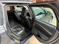 USED 2010 VOLVO V70 2.4 D5 SE Estate 5dr Diesel Geartronic Euro 5 (205 ps) 6 Months Warranty included
