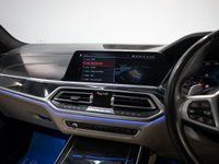 USED 2020 70 BMW X7 3.0 M50d SUV 5dr Diesel Auto xDrive Euro 6 (s/s) (400 ps) £10.7K FACTORY FITTED EXTRAS - SKY LOUNGE SUNROOF + TECHNOLOGY PACK (BOWERS & WILKINS)