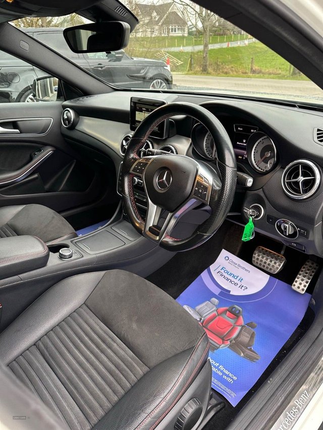 2014 MERCEDES-BENZ GLA 2014 2.1 GLA220 CDI AMG Line SUV 5dr Diesel 7G-DCT 4MATIC Euro 6 (s/s) (170 ps) - Photo 5