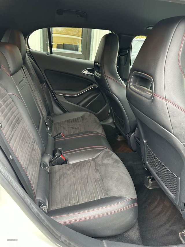 2014 MERCEDES-BENZ GLA 2014 2.1 GLA220 CDI AMG Line SUV 5dr Diesel 7G-DCT 4MATIC Euro 6 (s/s) (170 ps) - Photo 6