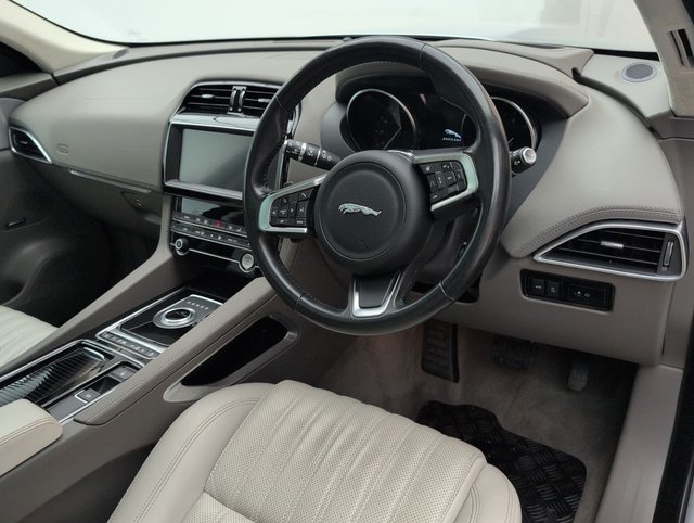 USED 2019 69 Jaguar F-Pace 2.0 P300 Portfolio Suv 5dr Petrol Auto Awd Euro 6 (s/S) (300 Ps) - Climate, Alloy, Cruise
