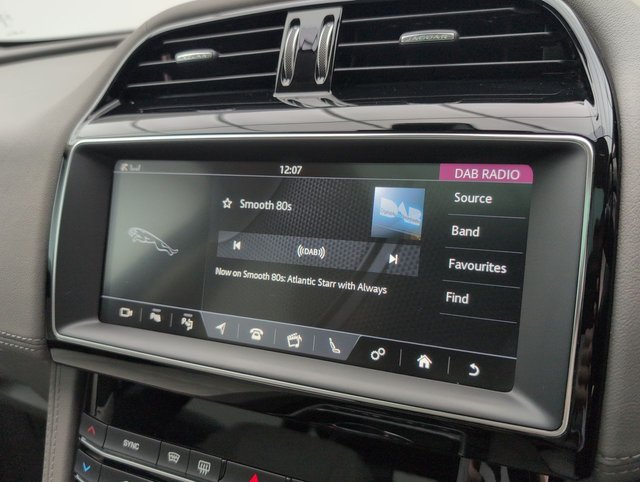 USED 2019 69 Jaguar F-Pace 2.0 P300 Portfolio Suv 5dr Petrol Auto Awd Euro 6 (s/S) (300 Ps) - Climate, Alloy, Cruise