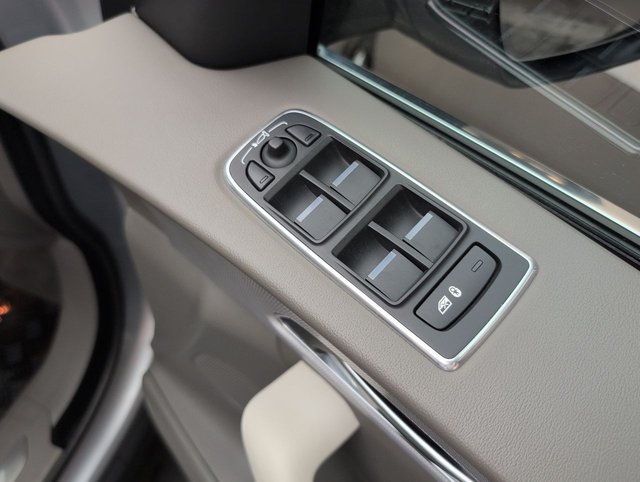 USED 2019 69 Jaguar F-Pace 2.0 P300 Portfolio Suv 5dr Petrol Auto Awd Euro 6 (s/S) (300 Ps) - Climate, Alloy, Cruise