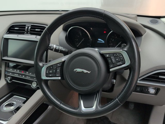 USED 2019 69 Jaguar F-Pace 2.0 P300 Portfolio Suv 5dr Petrol Auto Awd Euro 6 (s/S) (300 Ps) - Climate, Alloy, Cruise