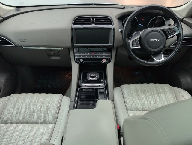USED 2019 69 Jaguar F-Pace 2.0 P300 Portfolio Suv 5dr Petrol Auto Awd Euro 6 (s/S) (300 Ps) - Climate, Alloy, Cruise