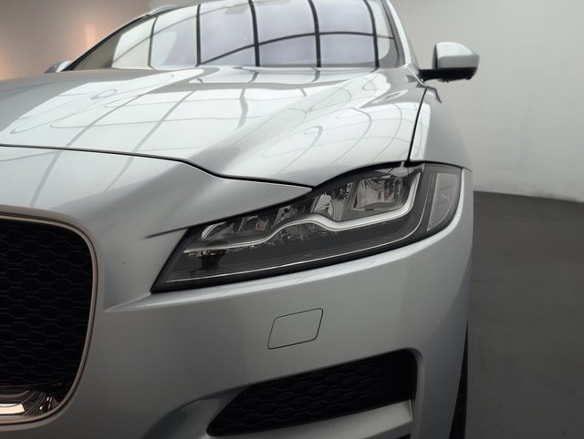 USED 2019 69 Jaguar F-Pace 2.0 P300 Portfolio Suv 5dr Petrol Auto Awd Euro 6 (s/S) (300 Ps) - Climate, Alloy, Cruise