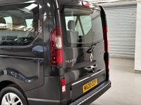 USED 2020 20 RENAULT TRAFIC 2.0 dCi ENERGY 28 Sport Nav Minibus Double Cab 5dr Diesel Manual SWB Euro 6 (s/s) (9 Seat) (120 ps) 