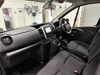 USED 2020 20 RENAULT TRAFIC 2.0 dCi ENERGY 28 Sport Nav Minibus Double Cab 5dr Diesel Manual SWB Euro 6 (s/s) (9 Seat) (120 ps) 