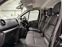USED 2020 20 RENAULT TRAFIC 2.0 dCi ENERGY 28 Sport Nav Minibus Double Cab 5dr Diesel Manual SWB Euro 6 (s/s) (9 Seat) (120 ps) 