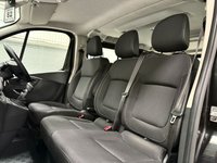 USED 2020 20 RENAULT TRAFIC 2.0 dCi ENERGY 28 Sport Nav Minibus Double Cab 5dr Diesel Manual SWB Euro 6 (s/s) (9 Seat) (120 ps) 