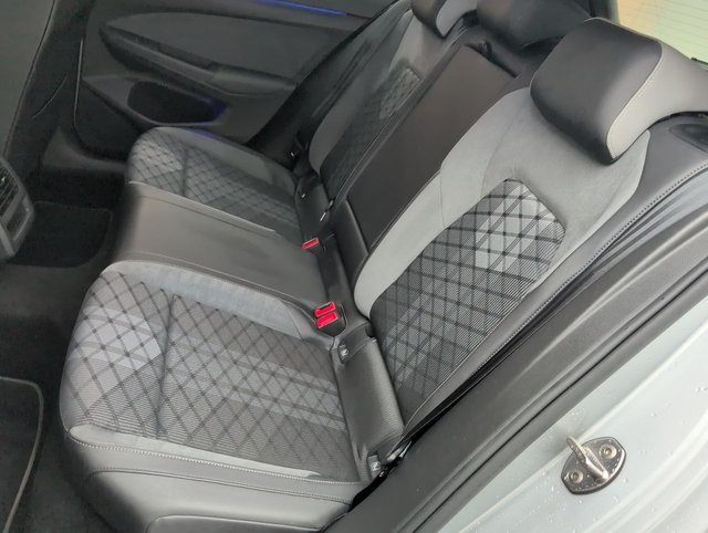 USED 2020 70 Volkswagen Golf 1.5 Etsi Mhev R-Line Hatchback 5dr Petrol Hybrid DSg Euro 6 (s/S) (150 Ps) - Alloy, Climate, Sat Nav