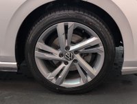 USED 2020 70 Volkswagen Golf 1.5 Etsi Mhev R-Line Hatchback 5dr Petrol Hybrid DSg Euro 6 (s/S) (150 Ps) - Alloy, Climate, Sat Nav