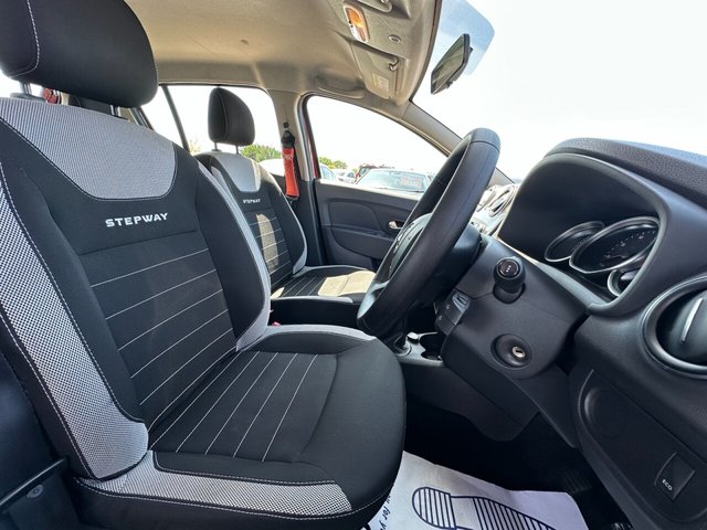 2017 Dacia Sandero Stepway 1.5L Ambiance 5dr - Photo 12