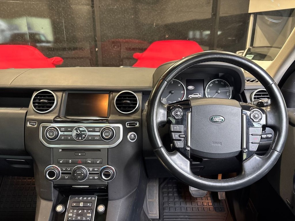 USED 2016 16 LAND ROVER DISCOVERY 4 3.0 SD V6 Landmark SUV 5dr Diesel Auto 4WD Euro 6 (s/s) (256 bhp) CLEAR GLASS|STUNNING HISTORY