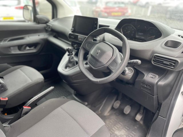 2023 PEUGEOT PARTNER - Photo 4