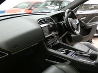 USED 2019 69 JAGUAR F-PACE 2 2.0 P300 300 Sport SUV 5dr Petrol Auto AWD Euro 6 (s/s) (300 ps) 5d AUTO 296 BHP STUNNING EXAMPLE BIG SPEC SAT NAV PANORAMIC SUNROOF REAR VIEW CAMERA LEATHER HEATED SEATS HEATED STEERING WHEEL CRUISE CONTROL PARKING SENSORS JAGUAR SERVICE HISTORY