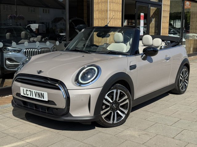 2021 71 MINI Convertible 1.5 Cooper Exclusive Convertible 2dr Petrol Manual Euro 6 (s/s) (136 ps)