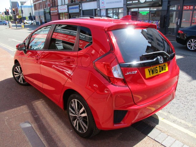 2016 HONDA JAZZ 1.3 i-VTEC EX Hatchback 5dr Petrol Manual Euro 6 (s/s) (102 ps) PRISTINE EXAMPLE ,£35 ROAD TAX ,FULL SERVICE HISTORY ,2 KEYS ,6 MONTHS WARRANTY ,VIEWING AND TEST DRIVE ESSENTIAL , - Photo 4