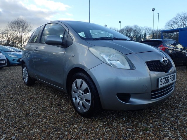 2006 TOYOTA YARIS 1.3 VVT-i T3 Hatchback 3dr Petrol Manual (141 g/km, 85 bhp) - Photo 2