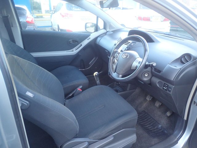 2006 TOYOTA YARIS 1.3 VVT-i T3 Hatchback 3dr Petrol Manual (141 g/km, 85 bhp) - Photo 5