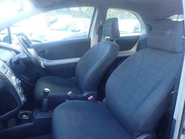 2006 TOYOTA YARIS 1.3 VVT-i T3 Hatchback 3dr Petrol Manual (141 g/km, 85 bhp) - Photo 11