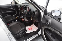 USED 2016 16 MINI COUNTRYMAN 1.6 Cooper SUV 5dr Petrol Manual Euro 6 (s/s) (122 ps) 1 Owner From New, DAB Digital Radio, Air Conditioning.