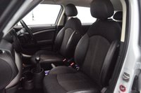USED 2016 16 MINI COUNTRYMAN 1.6 Cooper SUV 5dr Petrol Manual Euro 6 (s/s) (122 ps) 1 Owner From New, DAB Digital Radio, Air Conditioning.