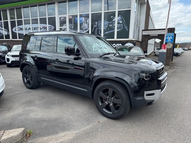 View our Land Rover Defender 2.0 Si4 SE SUV 5dr Petrol Auto 4WD Euro 6 (s/s) (300 ps)