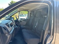 USED 2018 18 RENAULT TRAFIC 1.6 dCi 27 Sport Nav SWB Standard Roof Euro 6 5dr 1 YEARS MOT, TOP SPEC