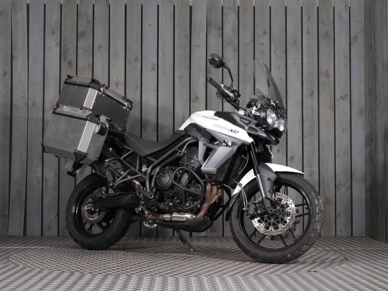 TRIUMPH TIGER 800