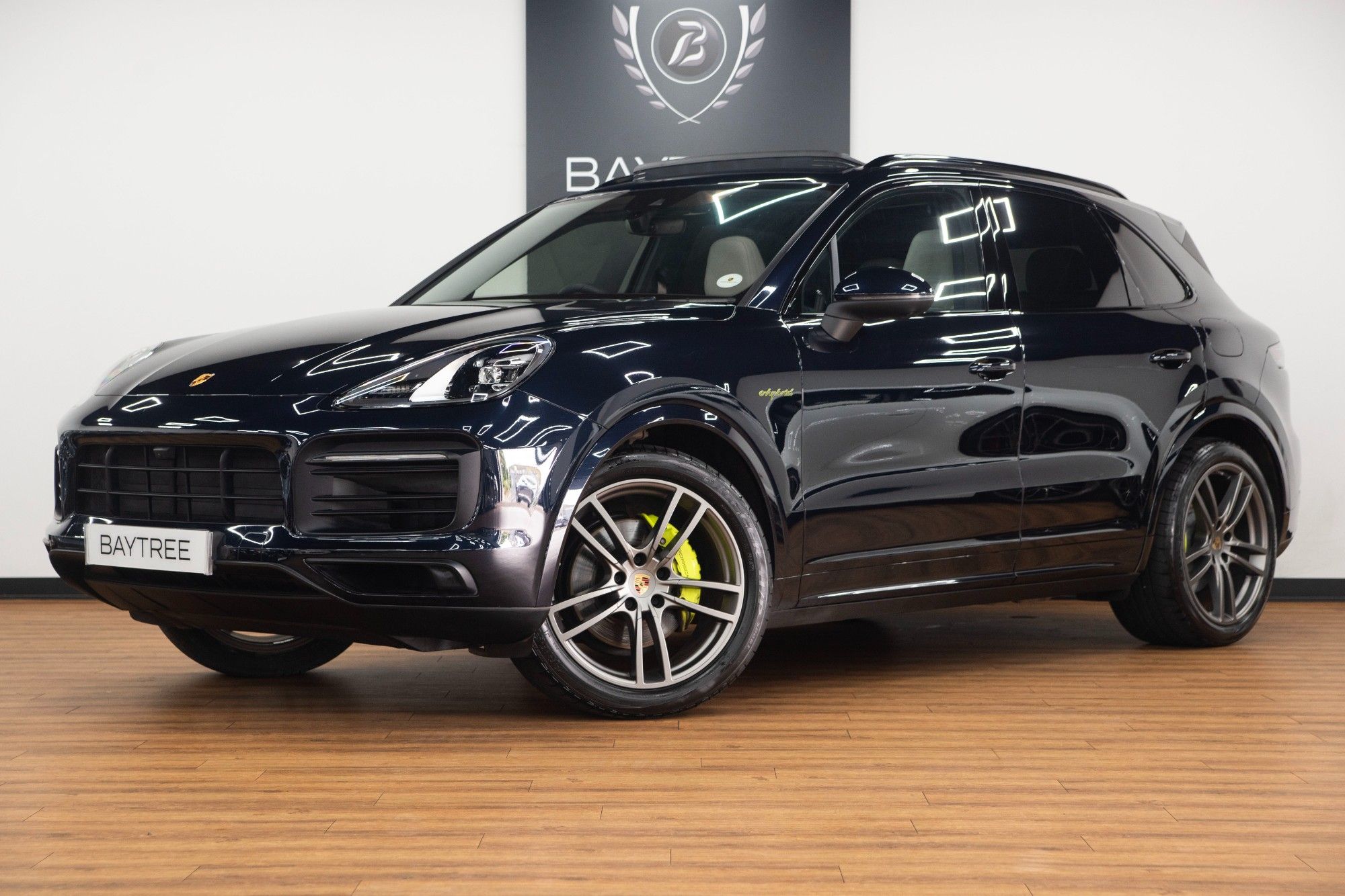 USED 2023 72 PORSCHE CAYENNE 3.0 V6 E-Hybrid 17.9kWh Platinum Edition Petrol Plug-in Hybrid  