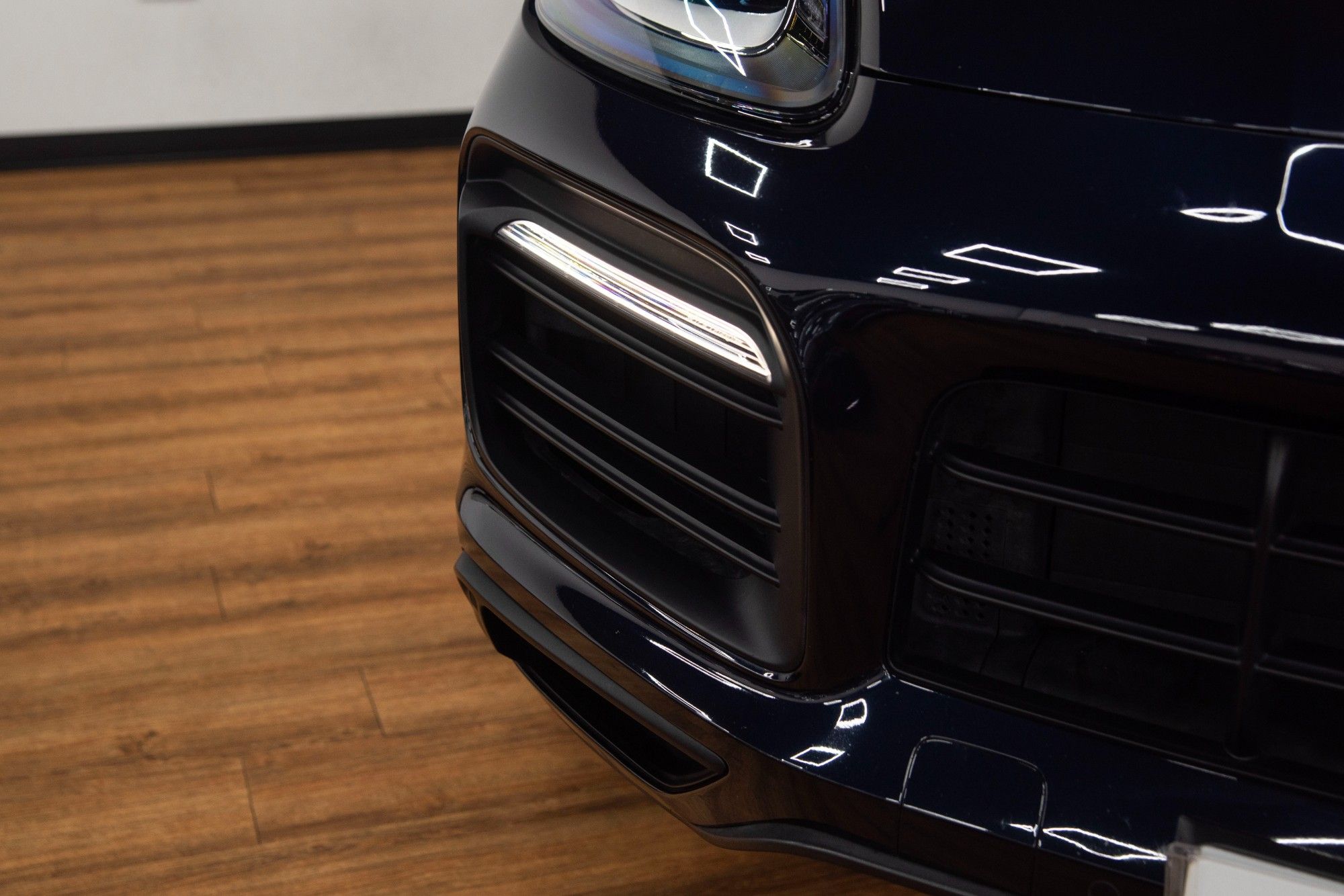 USED 2023 72 PORSCHE CAYENNE 3.0 V6 E-Hybrid 17.9kWh Platinum Edition Petrol Plug-in Hybrid  