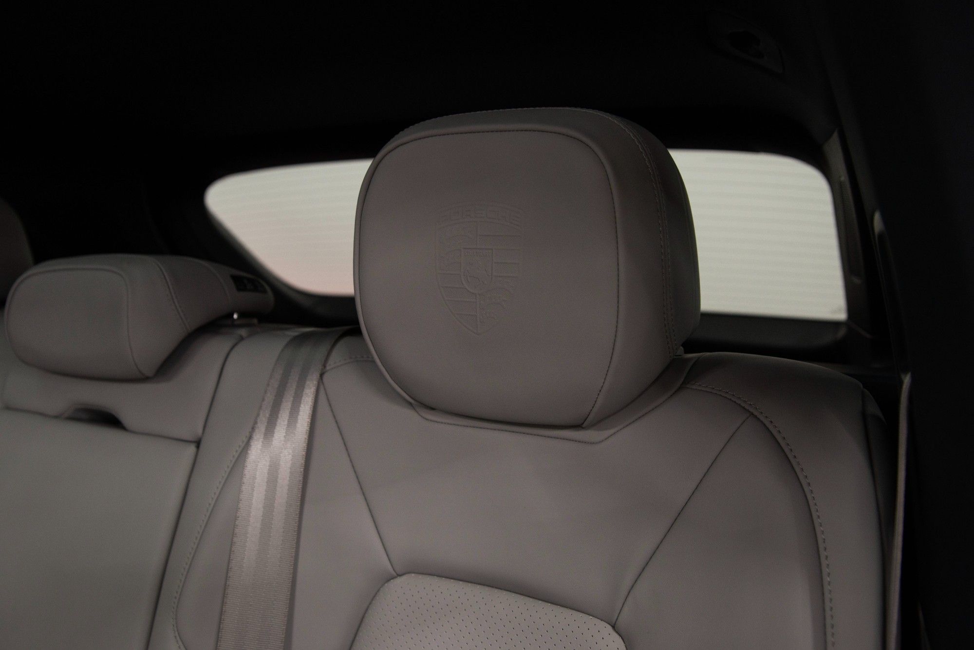 USED 2023 72 PORSCHE CAYENNE 3.0 V6 E-Hybrid 17.9kWh Platinum Edition Petrol Plug-in Hybrid  