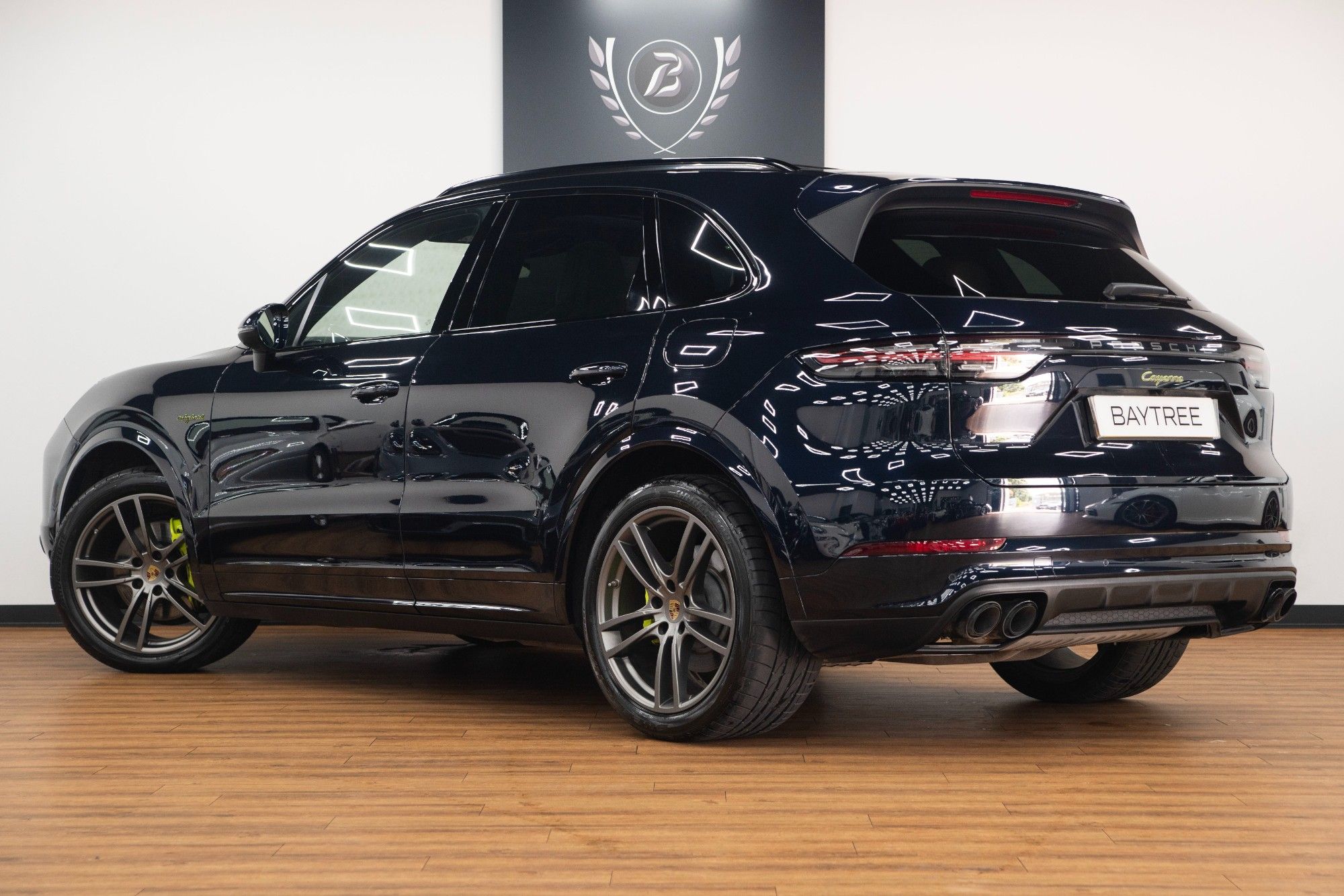 USED 2023 72 PORSCHE CAYENNE 3.0 V6 E-Hybrid 17.9kWh Platinum Edition Petrol Plug-in Hybrid  