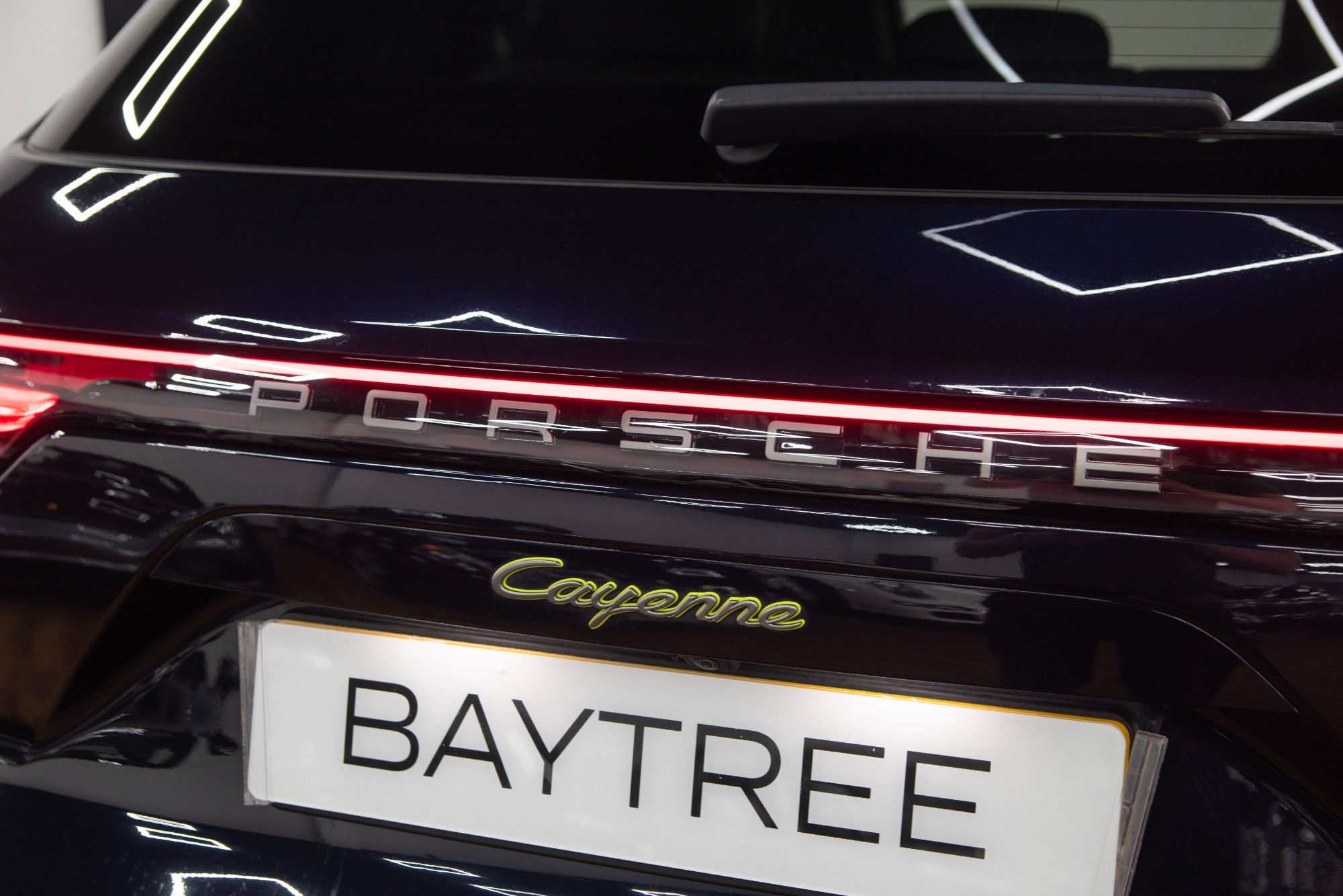 USED 2023 72 PORSCHE CAYENNE 3.0 V6 E-Hybrid 17.9kWh Platinum Edition Petrol Plug-in Hybrid  