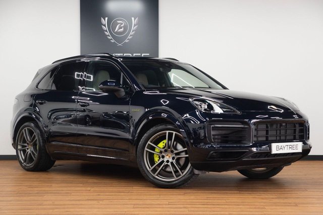 2023 72 Porsche Cayenne 3.0 V6 E-Hybrid 17.9kWh Platinum Edition Petrol Plug-in Hybrid 