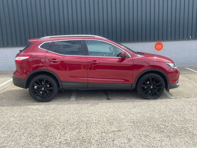 View our NISSAN QASHQAI
